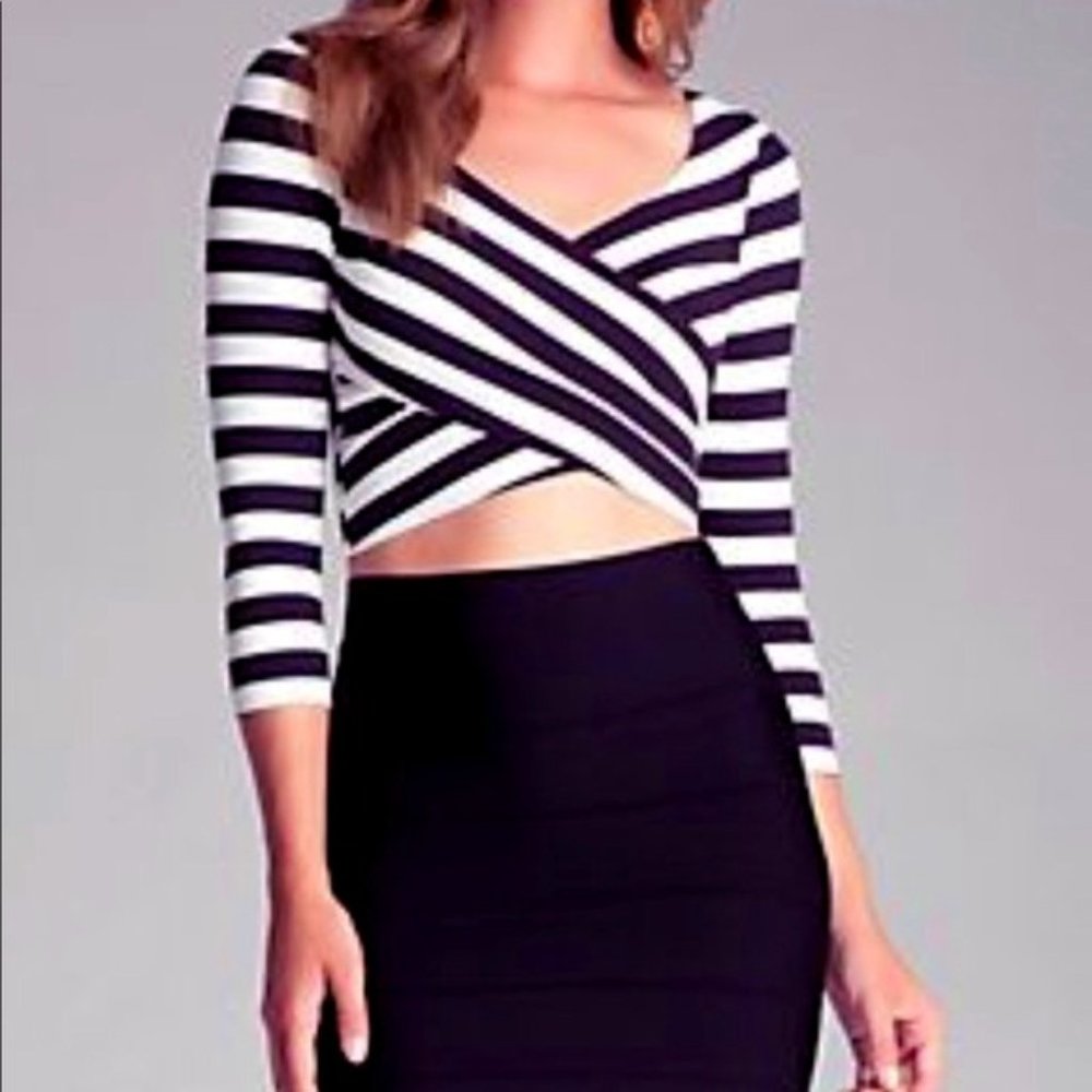bebe Stripe Wrap Crop Top Long Sleeves Size S    (=e)
